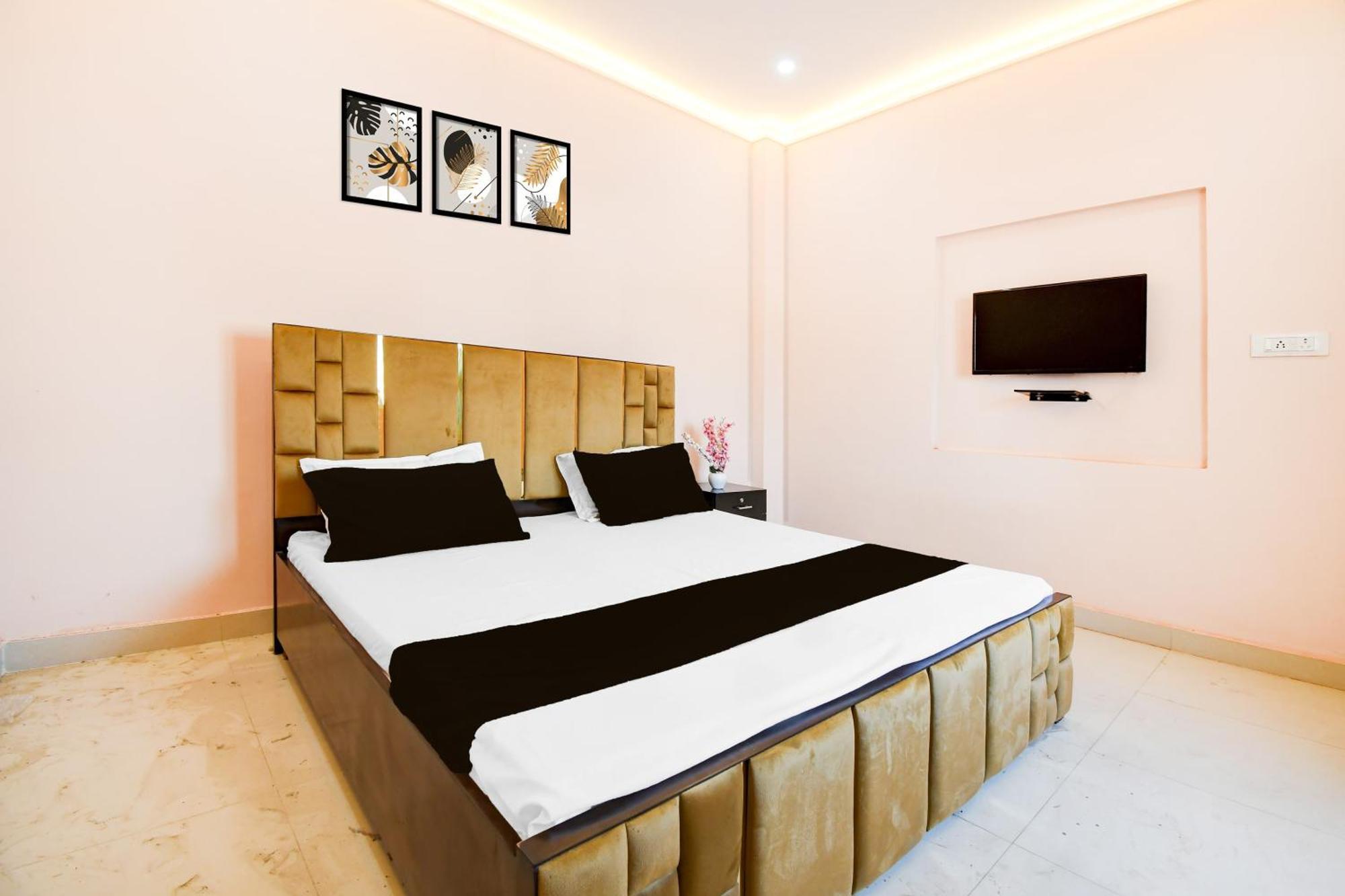 Hotel O Valencia Varanasi